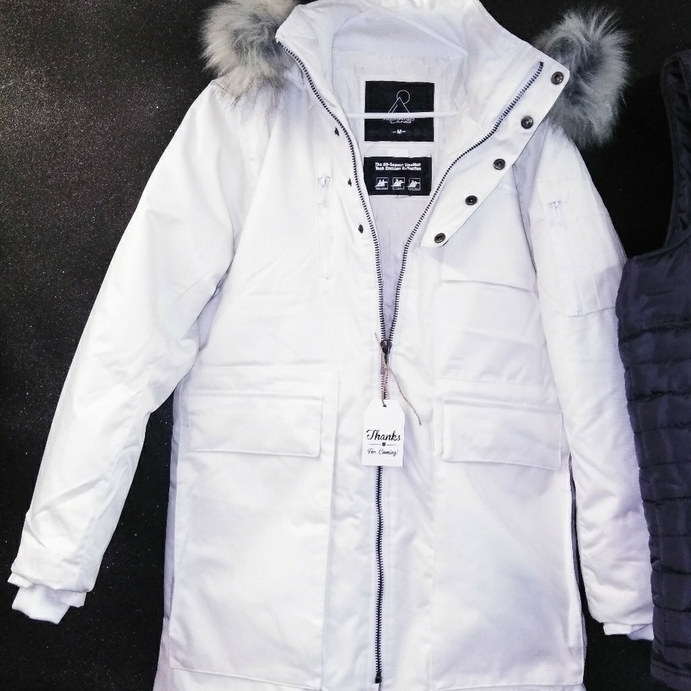 Brand new never been worn clothing sell.